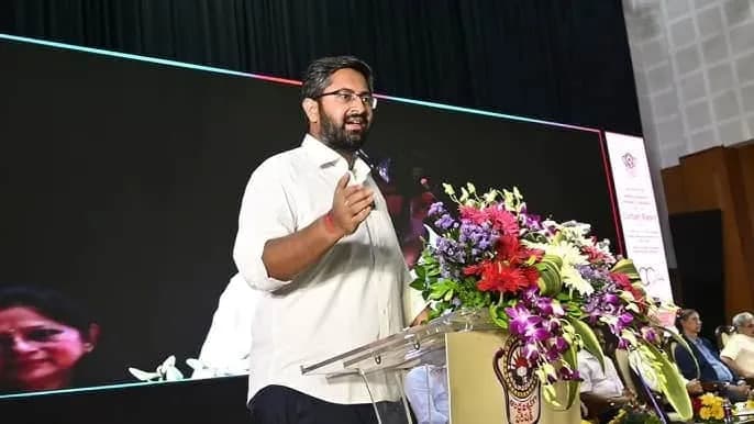 YCP Supporters Twist Bharat Speech at AU to Target GITAM